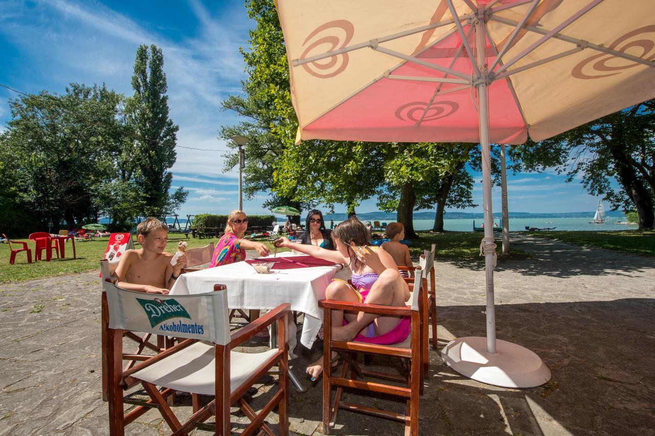 Familia Hotel Balatonboglár 외부 사진